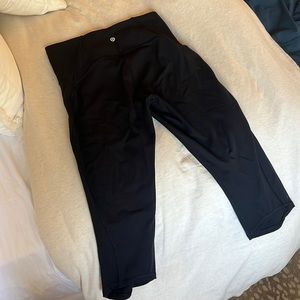 Black Lululemon 3/4 leggings